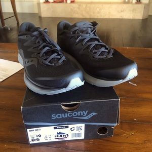 Men’s Saucony Blackout size 10 shoes